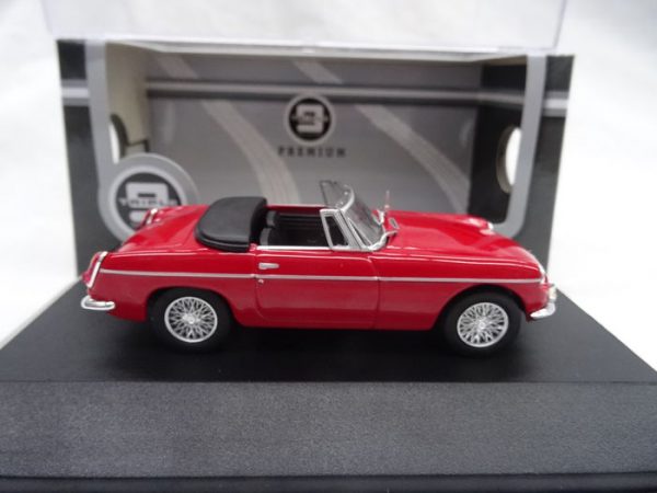 MG B Roadster 1964 Rood 1-43 Triple 9 Collection Limited 1500 Pieces