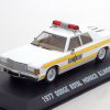 Dodge Royal Monaco Illinois State Police 1977 "The Blues Brothers" 1:43 Wit/Geel Greenlight Collexctibles