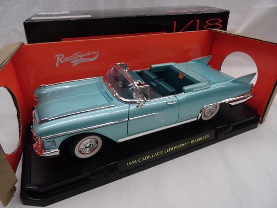 Cadillac Eldorado Biarritz Convertible 1958 Blauw 1-18 Lucky Diecast