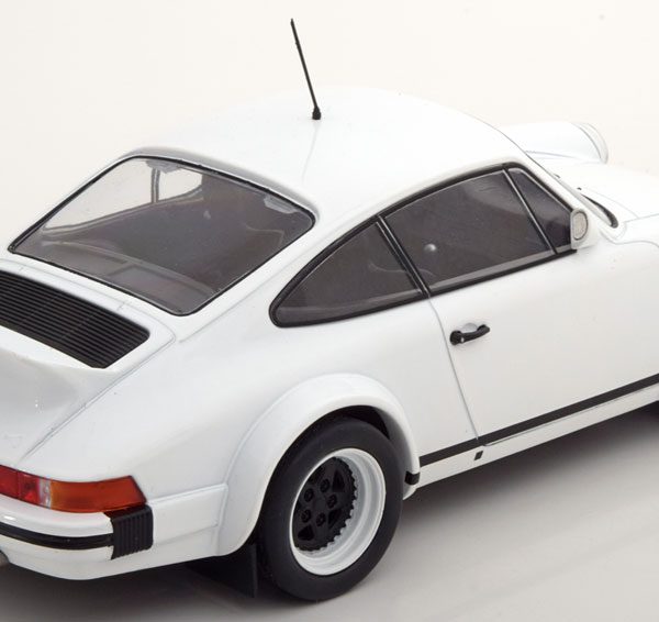 Porsche 911 SC Plain Version 1982 Wit 1/18 Ixo Models