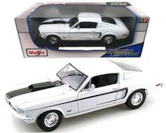 Ford Mustang GT Cobra Jet 1968 Wit 1-18 Maisto