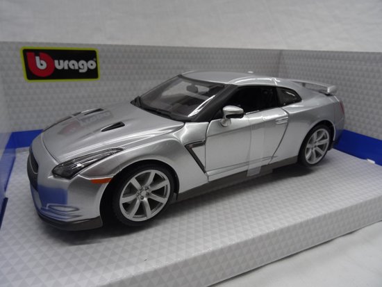 Nissan GT-R ( R35 ) 2009 Zilver 1/18 Burago