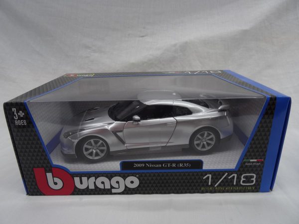 Nissan GT-R ( R35 ) 2009 Zilver 1/18 Burago