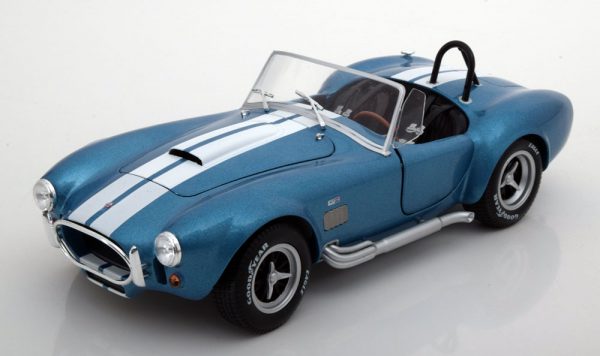 Shelby Cobra 1965 Blauw 1-18 Solido