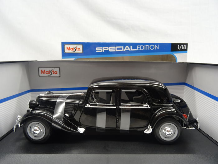 Maisto - 1952 Citroen 15CV 6