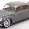 Tatra 87 1941 Grijs 1-18 MCG Models