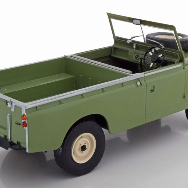 Land Rover 109 Series II Pick Up 1959 Groen 1-18 MCG Models