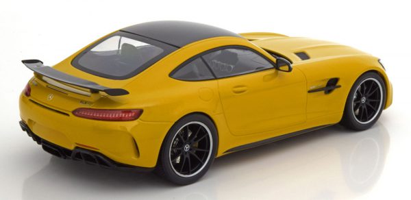 Mercedes-Benz AMG GT-R 2017 Geel Metallic 1-18 Minichamps Limited 402 Pieces