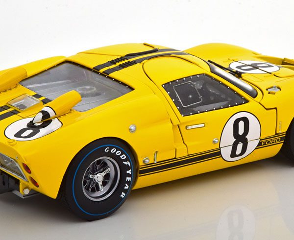 Ford GT 40 MK II 1966 Nr# 8 Geel / Zwart 1-18 Shelby Collectibles