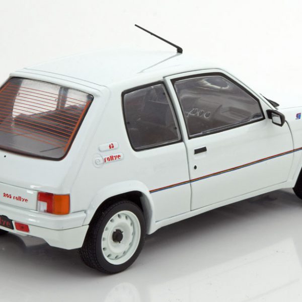 Peugeot 205 Rally 1988 Wit 1-18 Solido