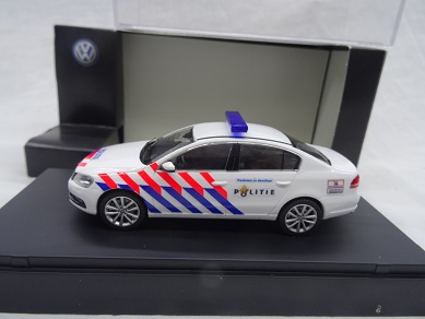 Volkswagen Passat Omgebouwde Nederlandse Politie 1:43 Dealer verpakking