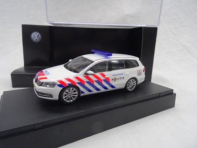 Volkswagen Passat Omgebouwde Nederlandse Politie 1:43 Schuco Dealer