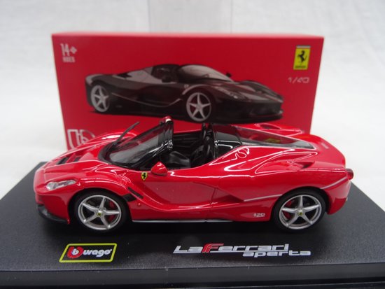 Ferrari "La Ferrari" Aperta Rood 1-43 Burago Signature Series