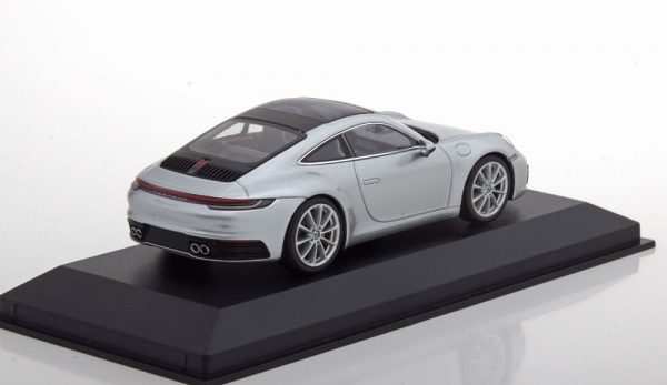 Porsche 911 (992) C2S Coupe 2019 Dolomit Zilver 1:43 Minichamps