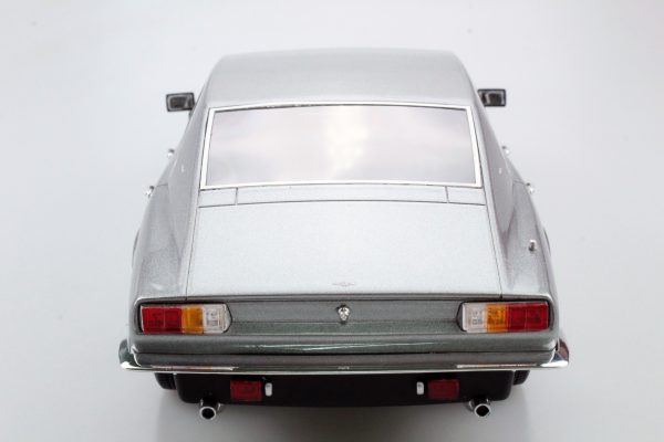 Aston Martin Lagonda 1974 Saloon Zilver 1-18 LS Collectibles Limited 250 Pieces