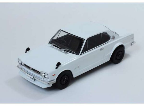 Nissan Skyline GT-R KPGC10 Wit met zwarte velgen 1:18 Tripel 9 Collection