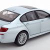 BMW M5 F10 Limousine 2011 Zilverblauw Metallic 1-18 Paragon Models