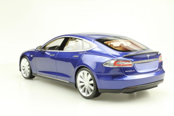 Tesla Model S 2012 Blauw Metallic 1-18 LS Collectibles Limited 250 Pieces