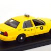 Ford Crown Victoria 2008 "Movie John Wick 2" Geel 1-43 Greenlight Collectibles