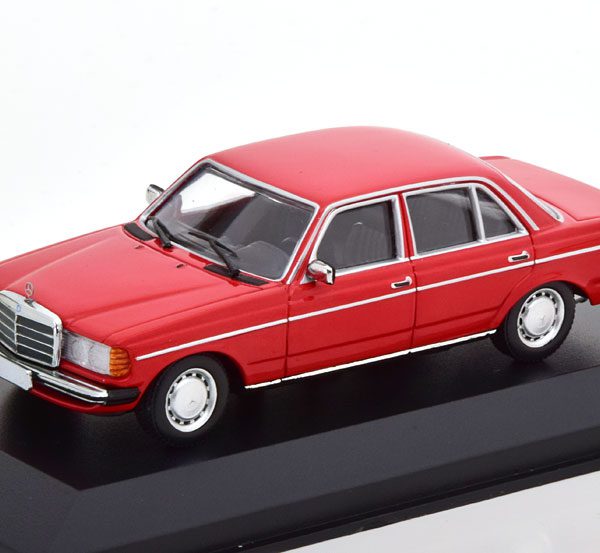 Mercedes-Benz 230E ( W123) Limousine 1982 Rood 1-43 Maxichamps