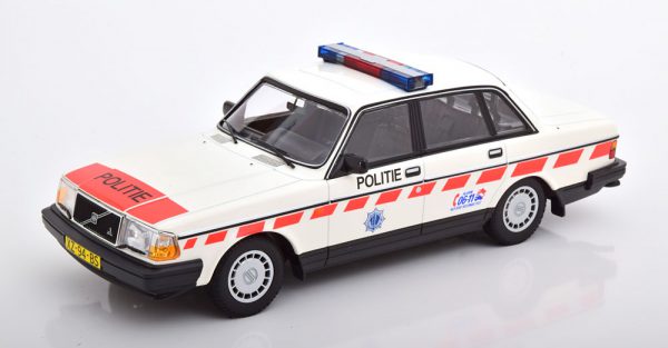 Volvo 240 GL 1986 Politie Netherlands 1-18 Minichamps Limited 300 Pieces