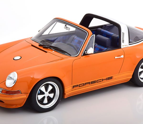 Porsche 911 (964) Targa Singer 1990 Oranje / Zwart 1-18 Cult Scale Models ( Resin )