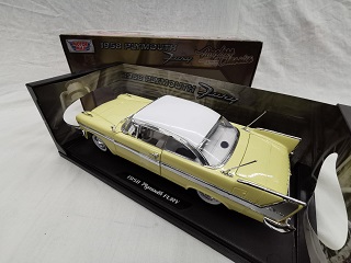 Plymouth Fury Coupe 1958 Geel 1-18 Motormax