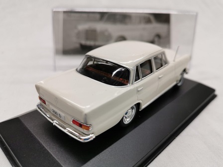 Mercedes-Benz 200 D 1965 ( heckflosse ) Wit 1-43 Altaya Mercedes Collection