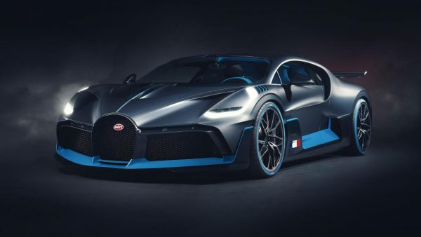 Bugatti Divo 2018 Mat grijs / lLichtblauw 1:18 Bburago