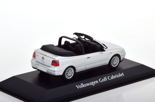 Volkswagen Golf IV Cabriolet 1998 Zilver 1-43 Maxichamps