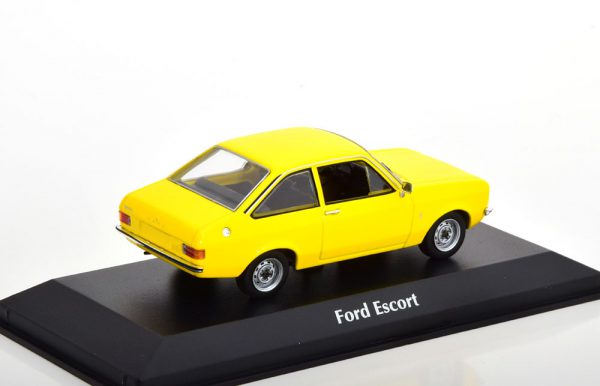 Ford Escort 1975 Geel 1-43 Maxichamps