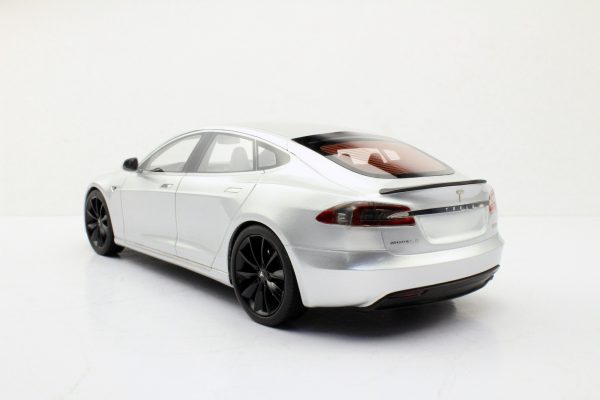 Tesla Model S 2015 Zilver met Zwarte Velgen 1-18 LS Collectibles Limited 250 Pieces