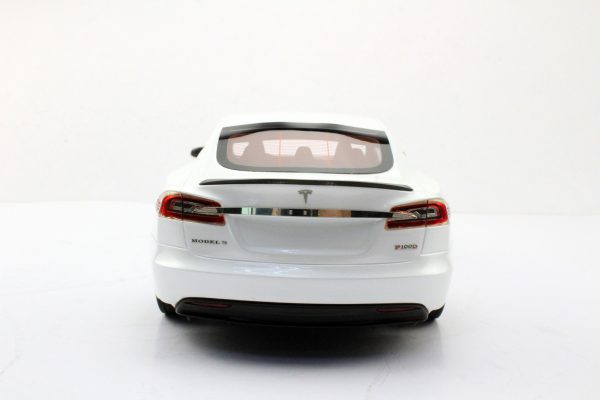 Tesla Model S 2015 Wit met Zwarte Velgen 1-18 LS Collectibles Limited 250 Pieces
