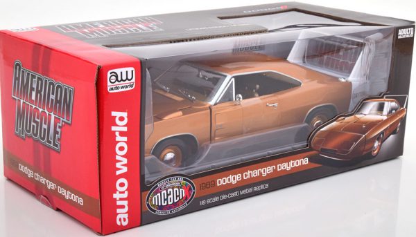 Dodge Charger Daytona 1969 Bruin Metallic / Wit 1-18 Ertl Autoworld Limited 1002 Pieces