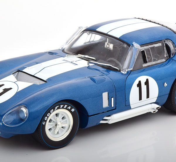 Shelby Cobra Daytona Coupe No.11, 24h Le Mans 1965 Blauw Sears/Thompson 1-18 Shelby Collectibles