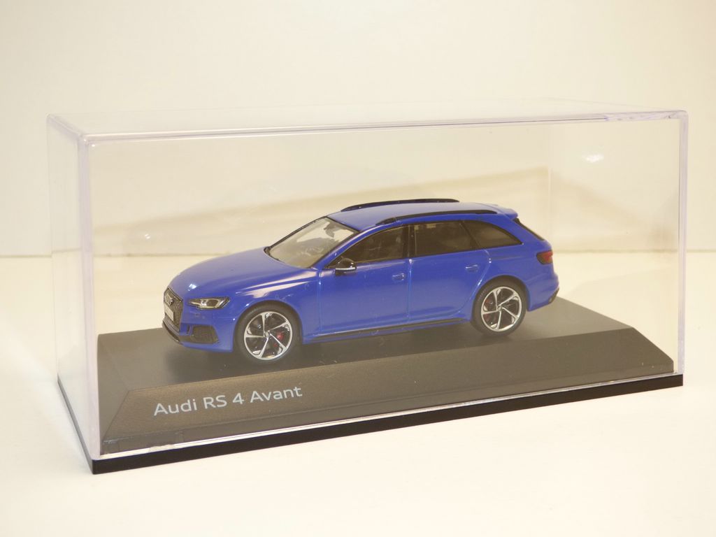 Audi RS4 Avant 2018 Nogaro Blue 1-43 Spark - Schuiten Autominiaturen