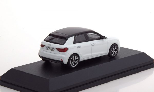 Audi A1 Sportback 2018 Wit Metallic / Zwart 1-43 Iscale