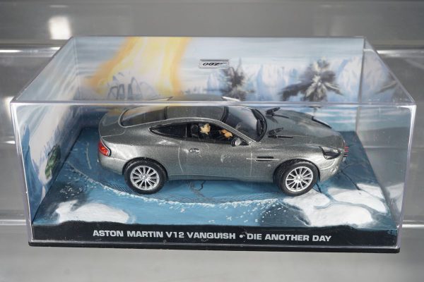 Aston Martin V12 Vanquish James Bond "Die Another Day" Grijs 1-43 Altaya James Bond 007 Collection