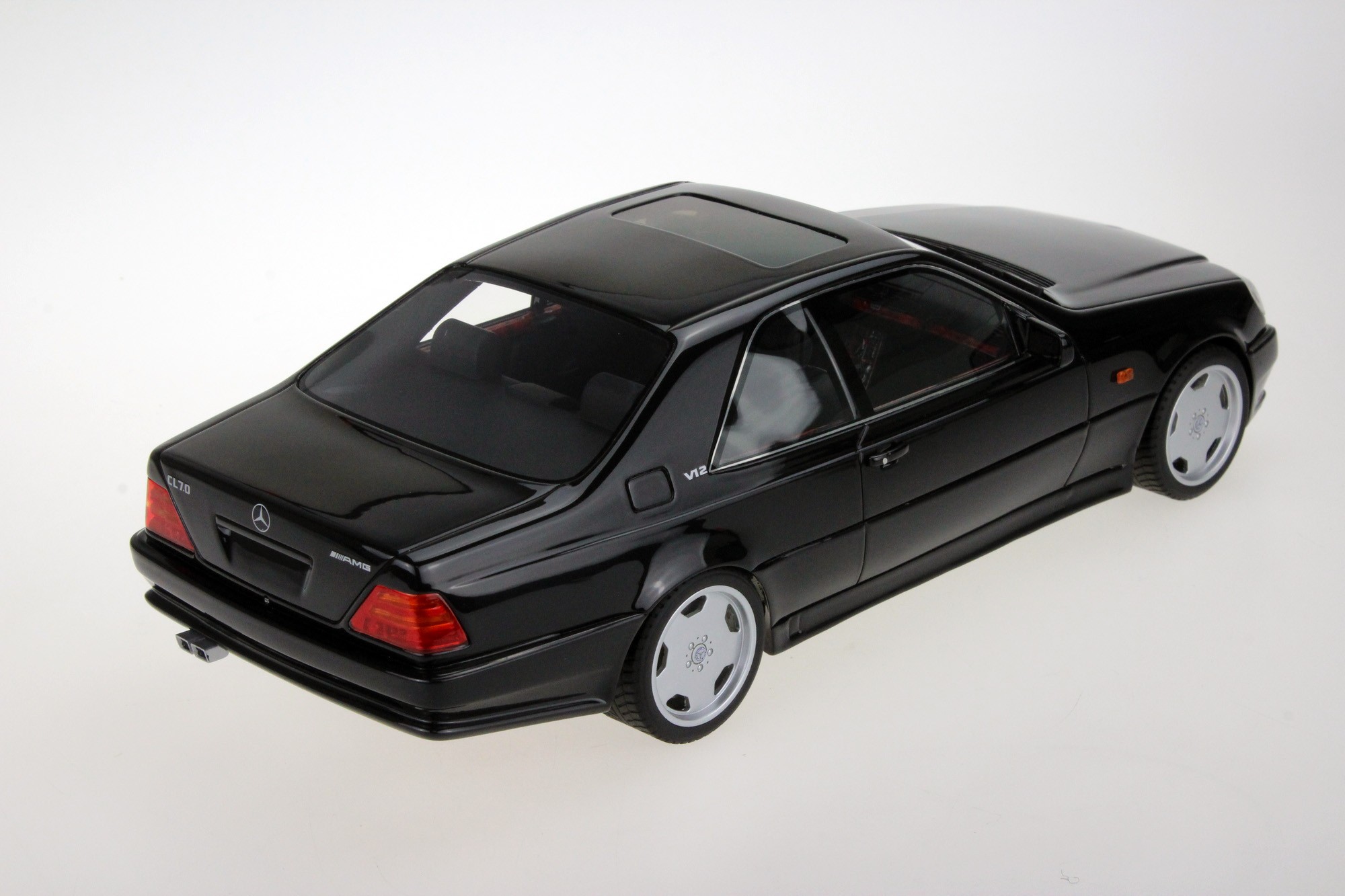 Mercedes-Benz AMG CL600 7.0 Coupe Zwart 1-18 LS Collectibles