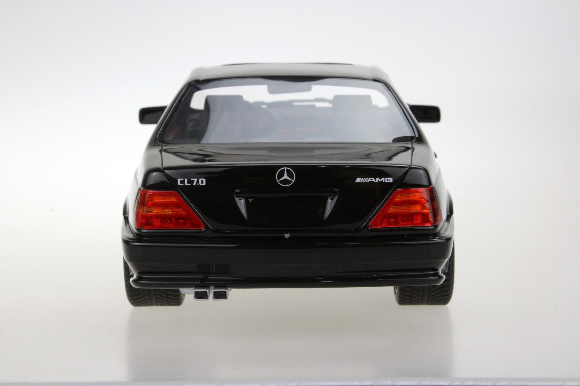 Mercedes-Benz AMG CL600 7.0 Coupe Zwart 1-18 LS Collectibles