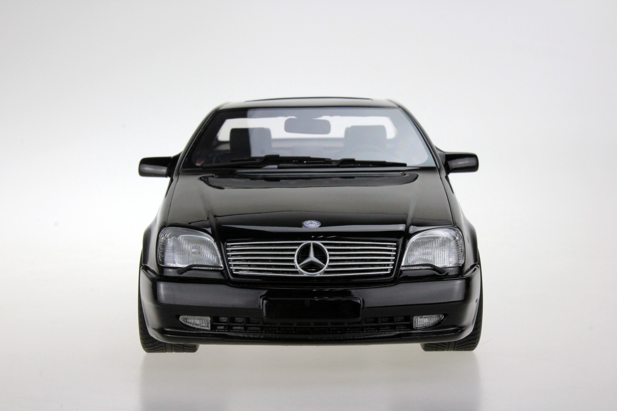 Mercedes-Benz AMG CL600 7.0 Coupe Zwart 1-18 LS Collectibles