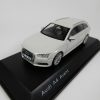 Audi A4 Avant 2016 Wit 1-43 Spark