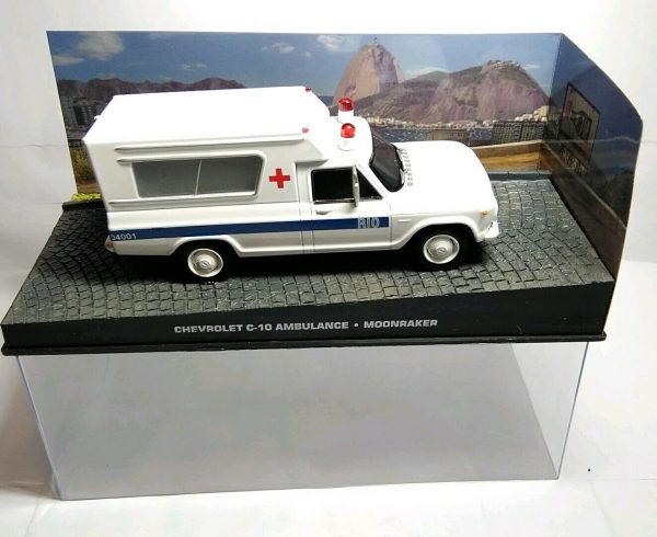 Chevrolet C-10 Ambulance James Bond "Moonraker" 1-43 Altaya James Bond 007 Collection