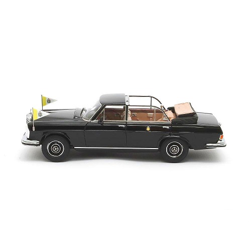 Mercedes-Benz 300 SEL Landaulette Vatican City Open 1967 Zwart 1-43 Matrix Scale Models