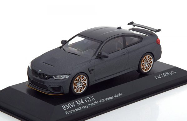 BMW M4 GTS F82 2016 Mat Grijs 1-43 Minichamps Limited 1008 Pieces