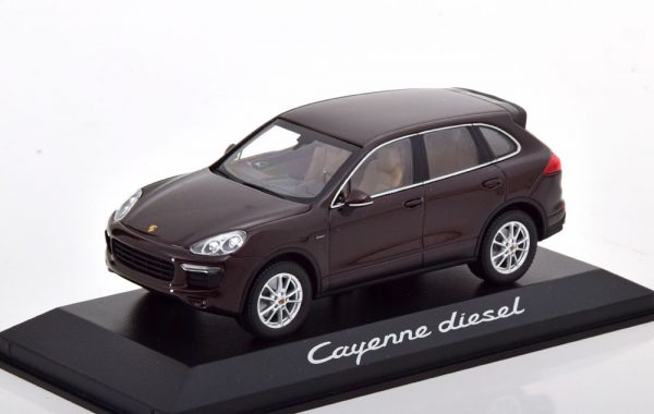Porsche Cayenne Diesel E2 Facelift 2014 Donkerbruin Metallic 1-43 Minichamps