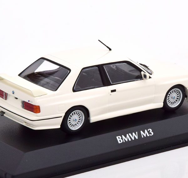 BMW M3 E30 1987 Wit 1-43 Maxichamps