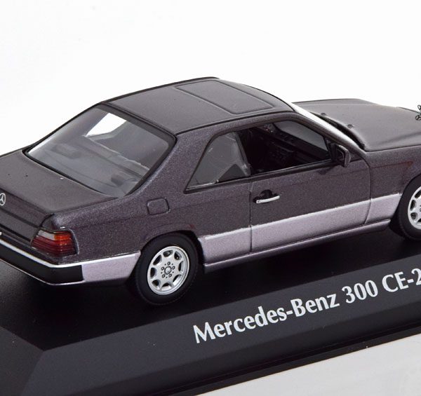 Mercedes-Benz 300 CE ( C124 ) 1991 Paars Metallic 1-43 Maxichamps