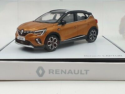 Renault Captur 2018 Oranje Metallic / Zwart 1-43 Norev