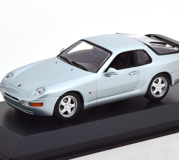 Porsche 968 CS 1983 Zilver 1-43 Maxichamps